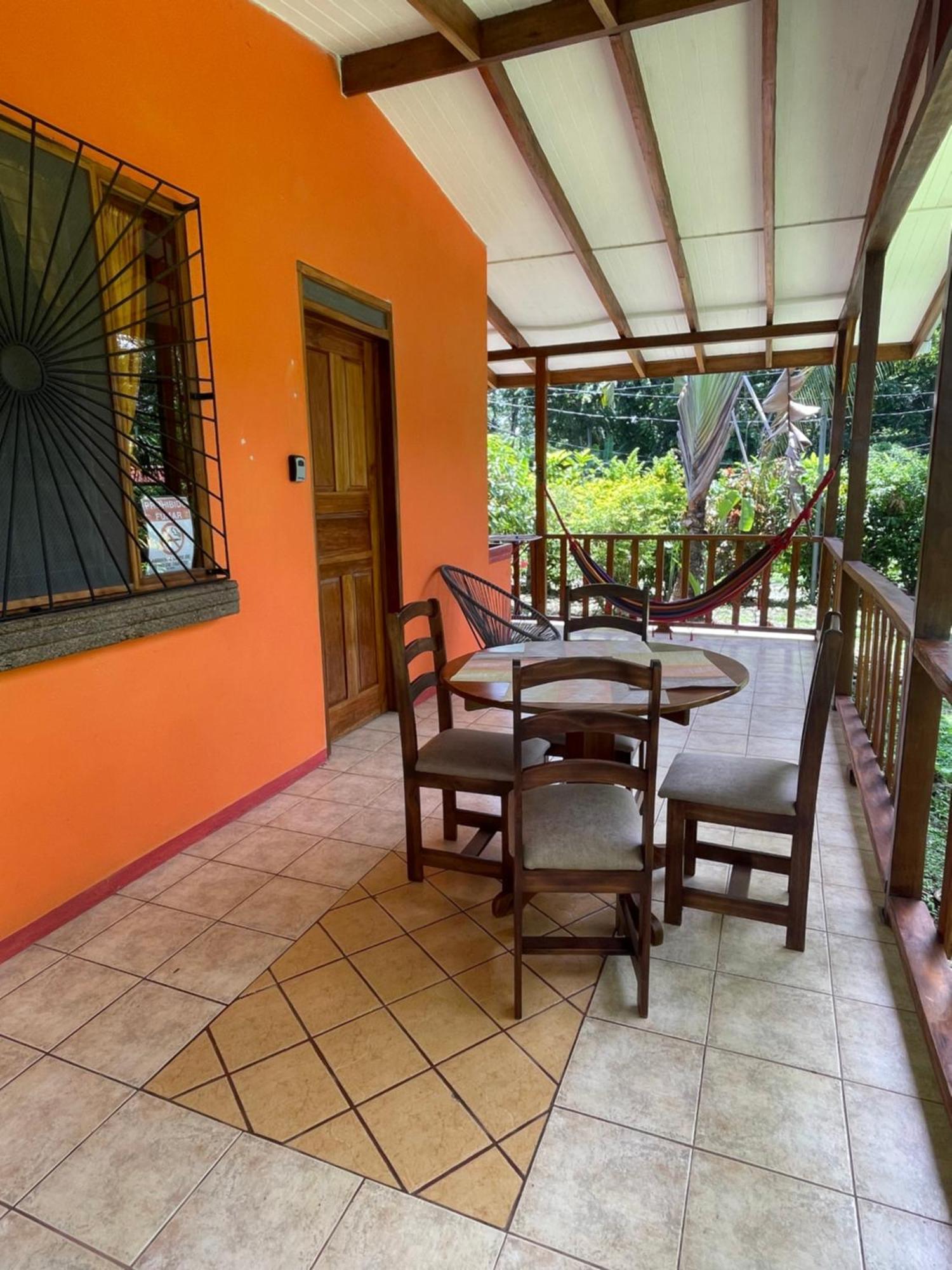 Cabinas Caribe Luna Cahuita Esterno foto