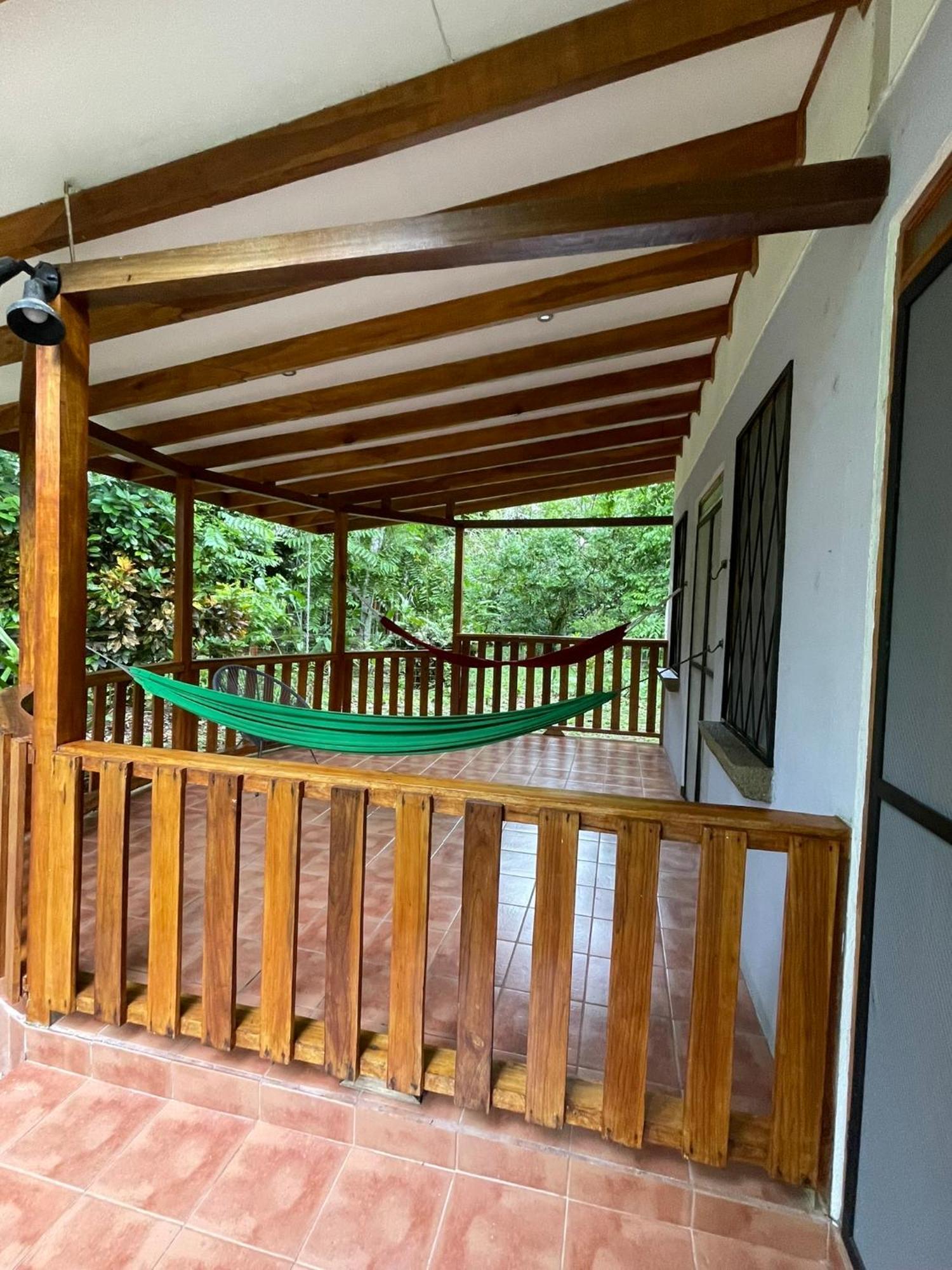 Cabinas Caribe Luna Cahuita Esterno foto