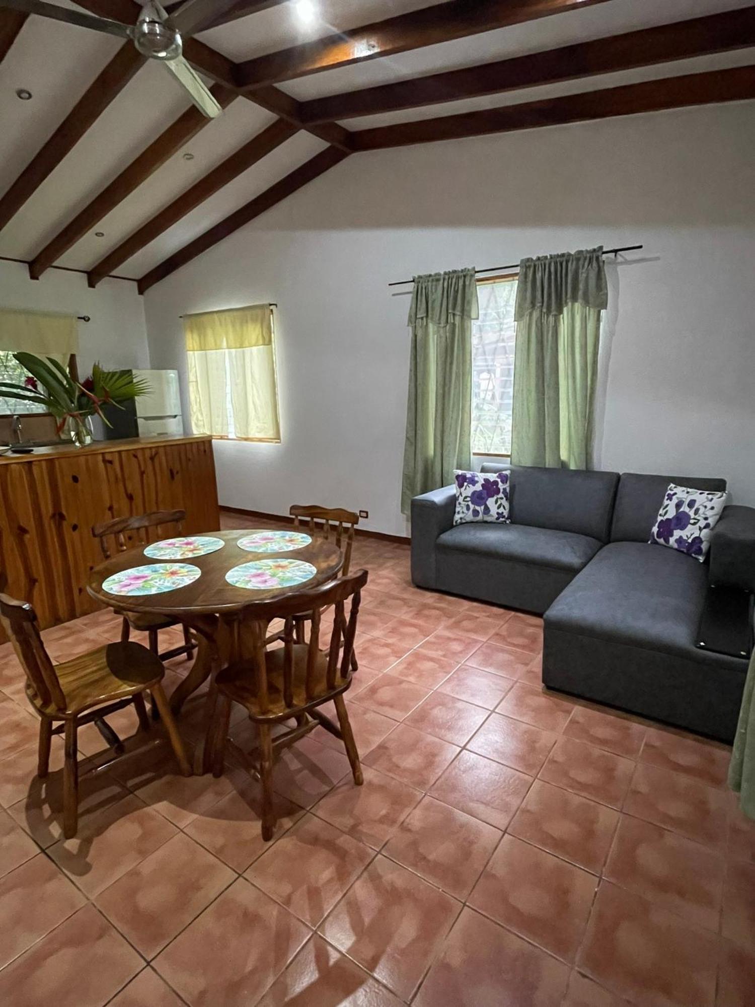 Cabinas Caribe Luna Cahuita Esterno foto