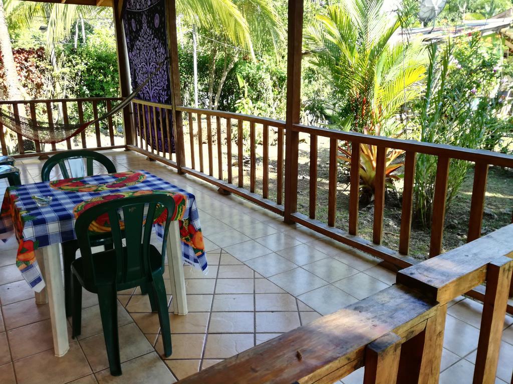 Cabinas Caribe Luna Cahuita Esterno foto